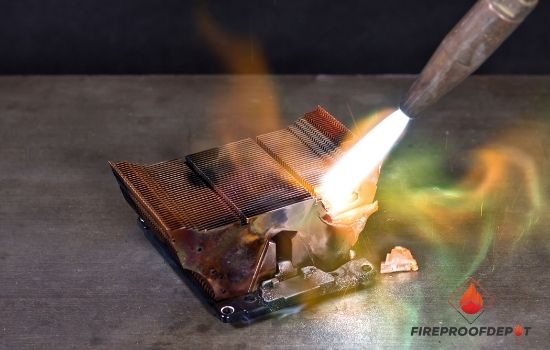 Copper melts at the temperature of 2000 degrees Fahrenheit. 