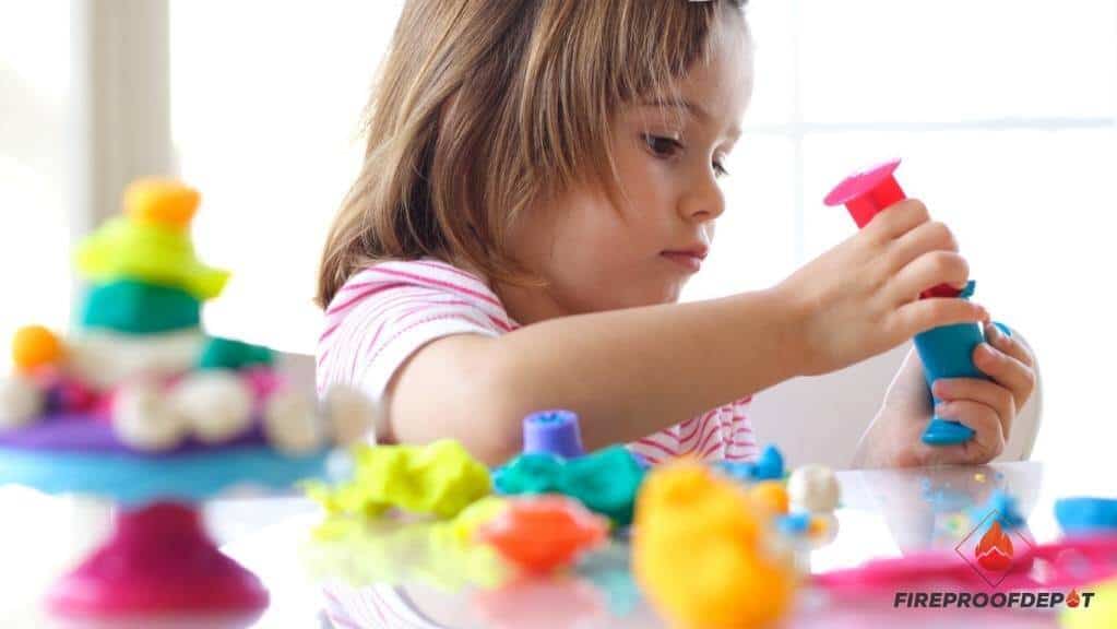 kids play with paly doh