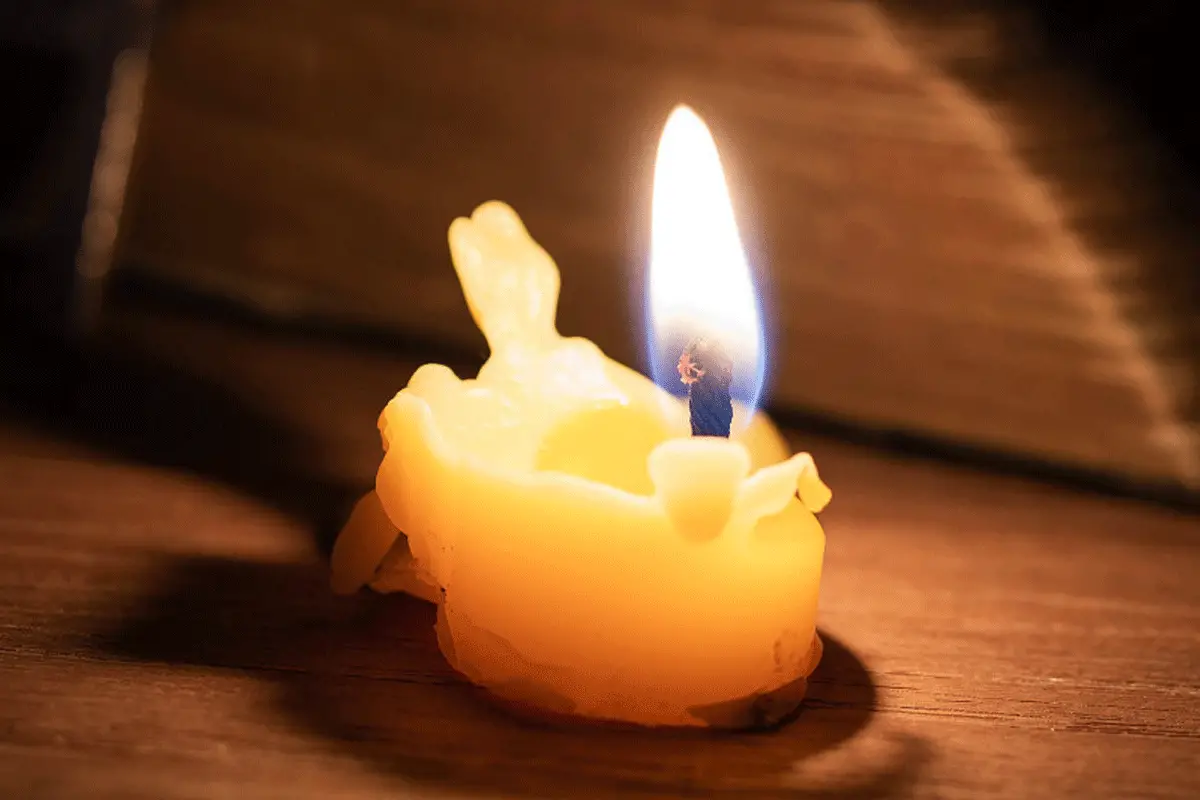 Lit candle for Is wax flammable